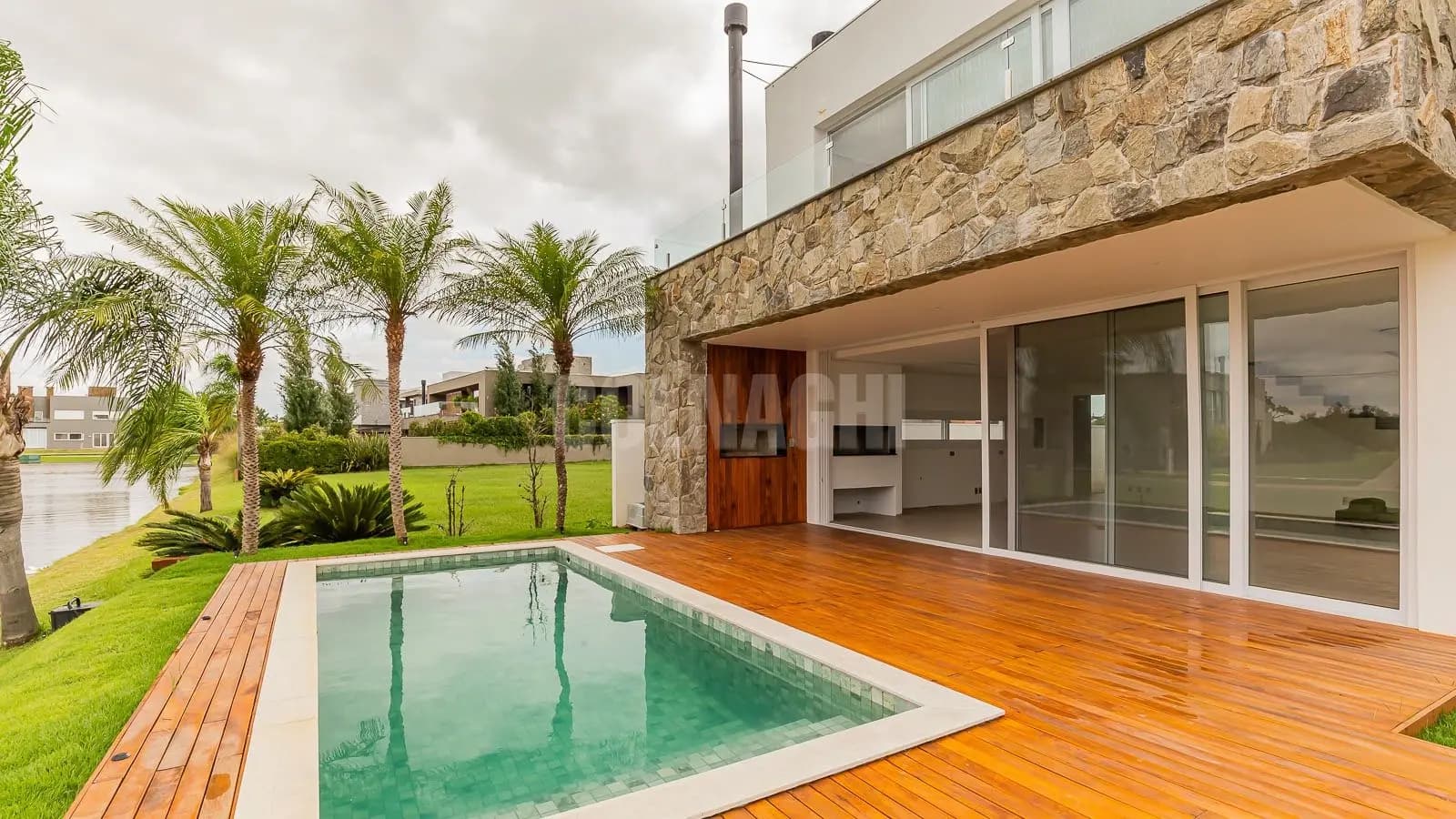 Casa em Condomínio